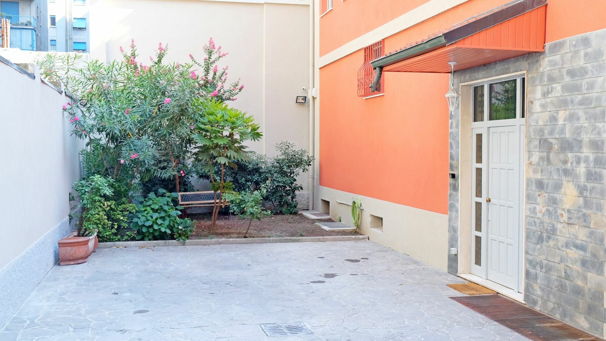 B&B I 10 Mondi Milan Exterior photo